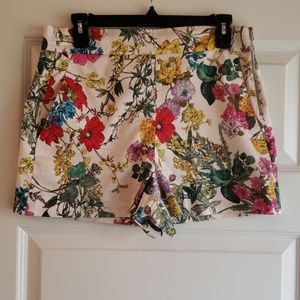 Zara Woman pink flowered shorts sz US L